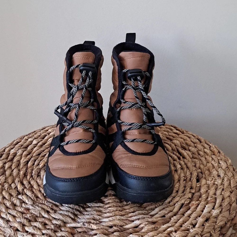 Sorel Girls Whitney II Elk Brown Nylon Waterproof Outdoor/Hiking Ankle Boots 4‎